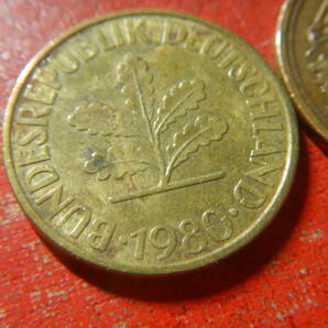 外国・西ドイツ／１０ペニヒ黄銅張りスチール貨（1980年F） 240401の画像3