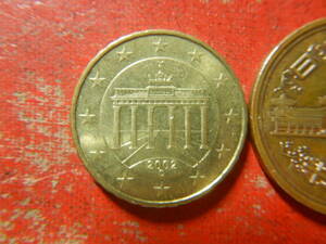 外国・ドイツ／１０ユーロセント黄銅貨：ブランデンブルク門（2002年）　240404