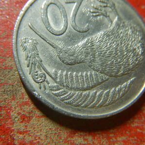 外国・ニュージーランド／２０セント白銅貨：キーウィ鳥（1967年） 240407の画像3