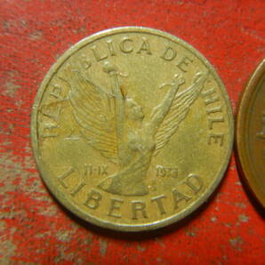 外国・チリ／１０ペソ・アルミニウム青銅貨（1981年） 240423の画像1