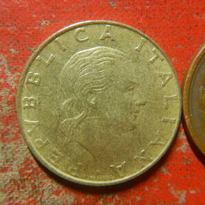 外国・イタリア／２００リレ・アルミニウム青銅貨（1995年） 240428の画像1