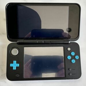 New 2DSLL ブラック ターコイズ 任天堂 Nintendo 充電器 付属 中古品 廃盤の画像3