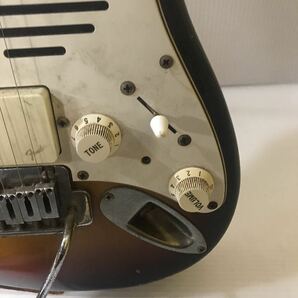 浜/●/エレキギター/Fender/STRATOCASTER/ギター/弦楽器 /O059554/通電確認済/音楽/貴重/掘出し物/浜2.22-211加の画像3