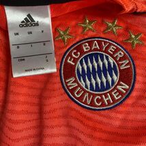 【美品】FC Bayern Munchen バイエルンミュンヘン チャンピオン リーグ ホームユニフォーム メッシュ加工 Tシャツ サイズS_画像5