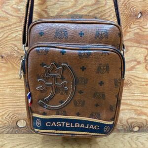 CASTELBAJAC ＊ カステルバジャック ショルダーバッグ レザー調 斜め掛け ブラウン ロゴプリント