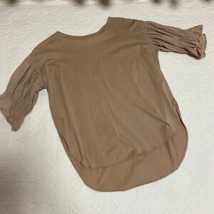 Tシャツ カットソー　トップス　ブラウス　ベージュ　アルファキュービック　Mサイズ　5分袖