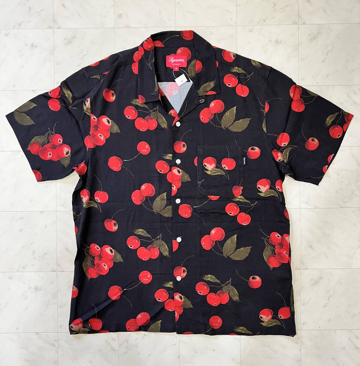 新品未使用Supreme World Famous Rayon Shirt 新品未使用Supreme World Famous Rayon Shirt