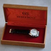 極上美品 DEADSTOCK デッドストック Grand Seiko 56GS グランドセイコー 5645-7011 SS 自動巻き GS尾錠・箱付 デート アンティーク時計_画像1