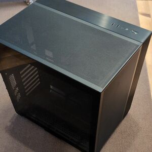 LIANLI 3面メッシュパネル 3.5インチE-ATX/ATX/Micro ATX/Mini-ITX対応 モジュラーバックパネル