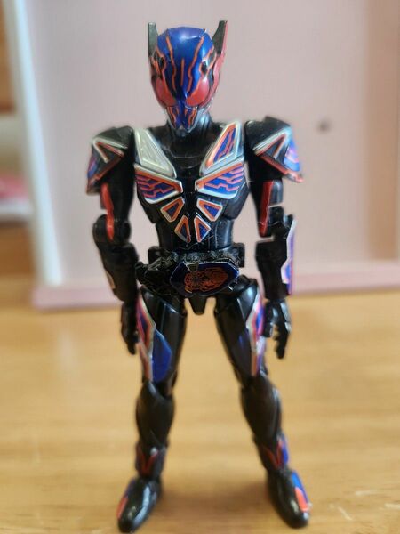 装動　仮面ライダーエデン　フィギュア