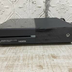 ★a-68 XBOX ONE CONSOLE/1540 本体 充電器 通電確認OKの画像2