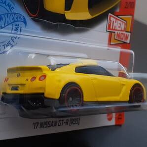 ホットウィール NISSAN SKYLINE GT-R R35 17 黄 スカイライン ミニカー ドリフト 仕様 走り屋 スポーツカー HOT WHeeLsの画像4