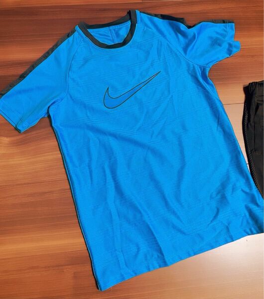 NIKEキッズ　スポーツウェア サイズ145 おまけパンツ付　美品ユニクロキッズ　 半袖Tシャツ NIKE トレーニング