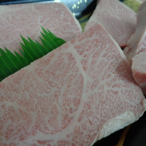 伊賀牛A５牝 超特友三角（霜降りBBQ） ２，１８ｋｇ （9） の画像4