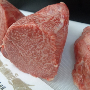 伊賀牛A５牝 超特ラン肉（不揃い） １，９５ｋｇ の画像3