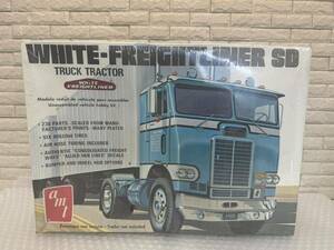 三287☆【未開封】amt プラモデル WHITE-FREIGHTLINER SD トラックトラクター 1/25 当時物 希少品 レア シュリンク破れ汚れ有り☆