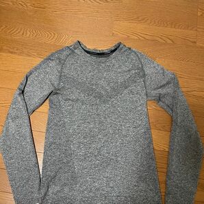 【美品】NIKE ナイキ　ランニングロングTシャツ　Sサイズ