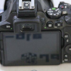 関西発送 訳アリ Nikon D5600 18-55 VR kit 18-55mm f/3.5-5.6G VR 格安スタート！□ 訳アリ品もジャングルオークション！ J496119 Bの画像5