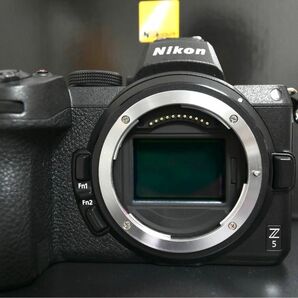 【美品】Nikon ニコン Z 5 ボディ　ショット数4320回