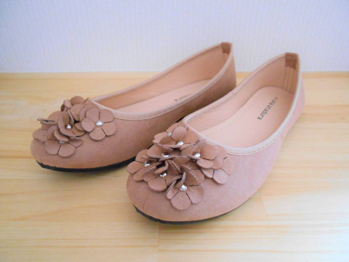 【新品】フラワーパンプス　Sサイズ　キャメル　２２～２２．５cm