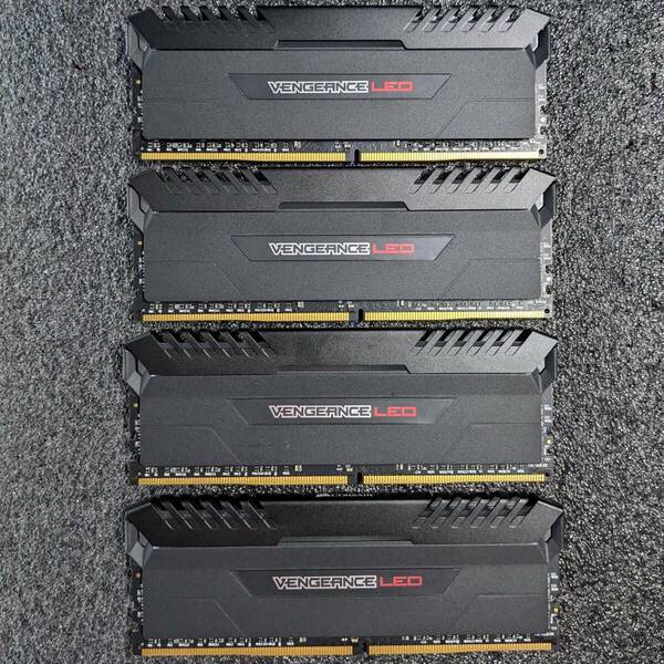 【中古】DDR4メモリ 32GB(8GB4枚組) Corsair VENGEANCE LED CMU32GX4M4C3000C15R [DDR4-3000 PC4-24000]