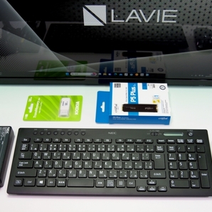 2021年◎LaVie All in One- 第10世代 Core i7 / 16GB / M.2 SSD 1TB (PCIe Gen4/新)＋3TB(HDD)/ Wi-Fi 6/ Bluray/ Office2021/ 超美品の画像3