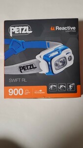 未使用品 ペツル PETZL SWIFT RL Reactive LIGHTING Headlamp ヘッドランプ 最大900ルーメン E095BA02色青ブルー 登山山歩散歩トレイルラン