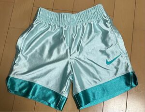 【美品】NIKE ショートパンツ DRI-FIT 140