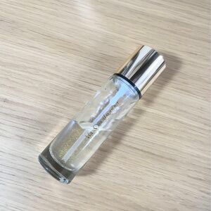 YSL ラディアントタッチ ブラープライマー 1