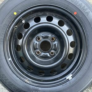 タイヤ未使用 スチールホイール 14インチ 5.5J +38 4H100 ハブ径54 ヨコハマ ブルーアース 185/65R14 20年製 4本の画像2