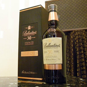 20歳以上!!【未開栓】Ballantine's バランタイン 30年 ブレンデッド スコッチ ウイスキー★700ml 40% 送料無料！！