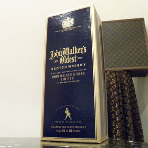 【箱未開封】Johnnie Walker ジョニーウォーカー(ジョン ウォーカー) oldest オールデスト スコッチウイスキー 750ml 古酒！！