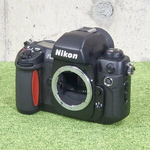 Nikon/ Nikon single‐lens reflex film camera nikon f100 electrification / shutter verification settled /S0056