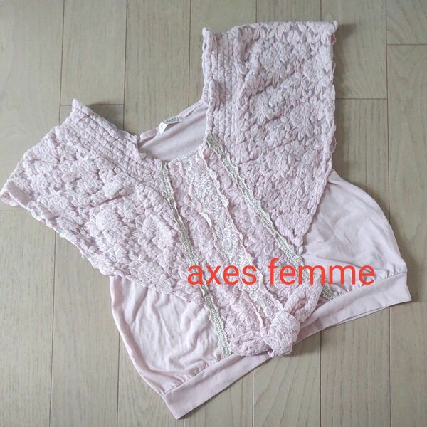 axes femme　トップス