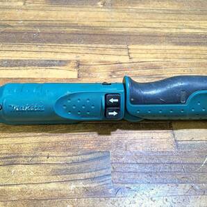 ※商品説明必読 完全不動品 ジャンク makita 充電式ペンインパクトドライバ TD020D 7.2V DC07SA付き 00292936 管240421 BRARの画像2