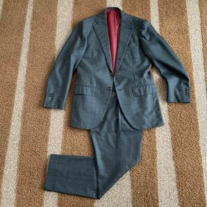 メンズスーツ　ビジネススーツ　ビームス(ブリッラ) 濃い目グレーのグレンチェックに薄ワイン色のペーン　秋冬　サイズ44