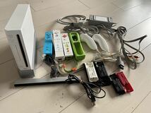 1円スタート Nintendo Wii 本体 リモコン ヌンチャク ハンドル ソフト8本付き 白 ホワイト 任天堂 ニンテンドーWii 通電確認済み_画像1