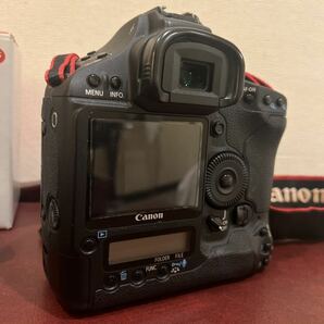 1円スタート Canon キャノン EOS-1 D Mark III ボディ デジタル一眼レフカメラ 一眼レフ カメラ 中古 美品 の画像3