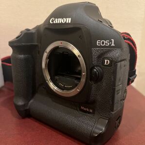 1円スタート Canon キャノン EOS-1 D Mark III ボディ デジタル一眼レフカメラ 一眼レフ カメラ 中古 美品 の画像2