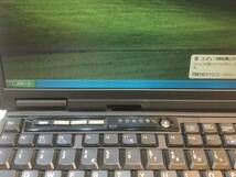 ♪ジャンク IBM ThinkPad T23 OS起動 ウルトラベイOP付き_画像3