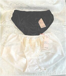 AMOSTYLE BY Triumphamo style *to Lynn p* small hip-up * flower embroidery + flower race * shorts *M*2 point set * unused 