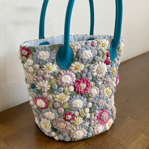 [500] ハンドメイド 手刺繍 お花 バケツ型 バッグ 丸底 ハーフリネン 手さげ かばん 持ち手合皮 フェイクレザーの画像1