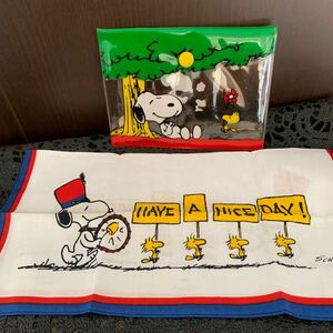 ★SNOOPY★スヌーピー★ハンカチとケース★PEANUTS★未開封★未使用★当時物★WOODSTOCK★レア物★希少品★1958.1965★