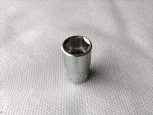 傷ありトネ 前田金属工業 6角 ソケット 差込角6.35mm 1/4” 10mm 2S-10 匿名配送 未使用品 TONE