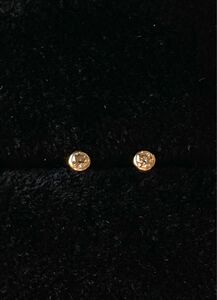 k18 ダイヤモンド 一粒 ピアス☆0.12ct 覆輪留め