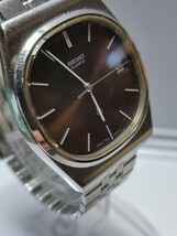 SEIKO　Quartz　セイコー　クオーツ　デイト　メンズ 腕時計　ブラウン文字盤　稼働品　407-0007_画像3