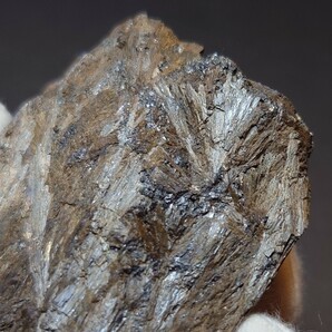 灰鉄輝石 カッコいいブロンズ色標本 福井県中竜鉱山 産 国産鉱物の画像6