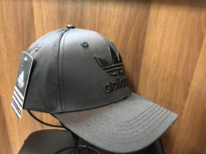 adidas Cap アディダス　キャップ　帽子　黒　系　ブラック刺繍入　フリーサイズ