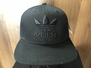 アディダスキャップ 帽子 ブラック　adidas Cap 黒　刺繍入　フリーサイズ