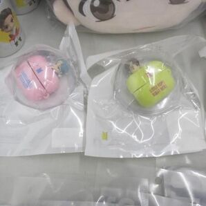 【同梱可】未開封 韓流 防弾少年団 BTS TinyTAN クッション iPhoneケース12/12pro 缶入り絆創膏 AirPods Proシリコンの画像5